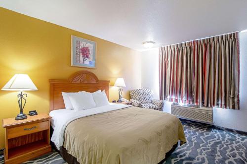 Queen Room - Disability Access/Non-Smoking
