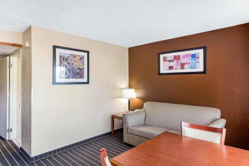 Quality Inn & Suites Sevierville - Pigeon Forge