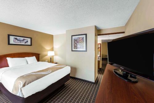 Quality Inn & Suites Sevierville - Pigeon Forge