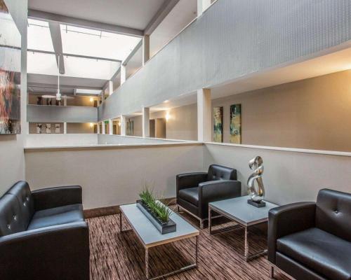 퀄리티 스위트 내슈빌 에어포트 - 로비