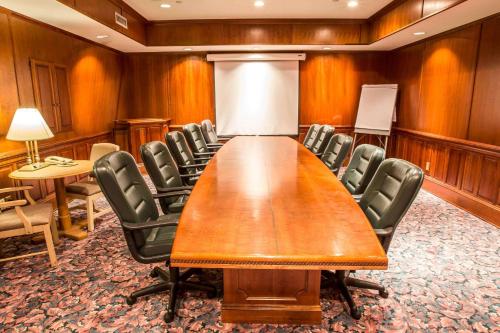 บริการและสิ่งอำนวยความสะดวก, Greeneville Inn And Suites in กรีนเนวิลล์