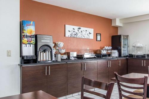 Sleep Inn - image 9