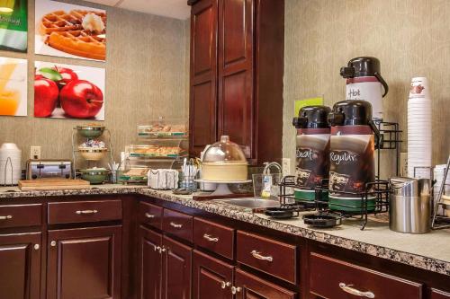 Quality Inn & Suites - image 5