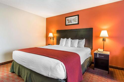 Quality Inn & Suites La Vergne