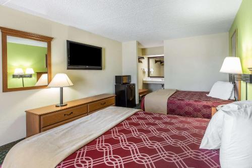 Econo Lodge Knoxville West - Turkey Creek near Turkey Creek