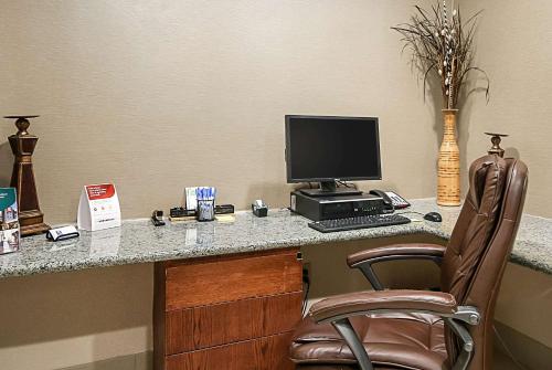 Quality Inn Kingsville Hwy 77 - image 3