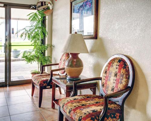 ล็อบบี้, Rodeway Inn New Braunfels - San Antonio Area in นิวบรันเฟลส์ (TX)