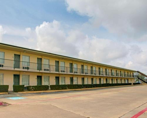 設施, 特克薩卡納I-30伊克諾旅館 (Econo Lodge Texarkana I-30) in 特克薩卡納 (TX)