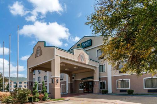 Quality Suites Burleson - Ft Worth in Burleson, USA