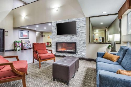 Lobby, Comfort Inn & Suites Love Field-Dallas Market Center in Stemmons Corridor
