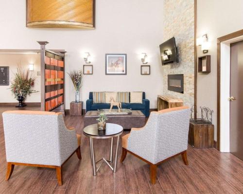 大堂, Comfort Suites Odessa near University in 敖德薩