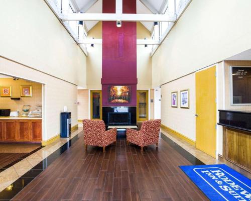 Rodeway Inn & Suites South of Fiesta Park in San Antonio, USA