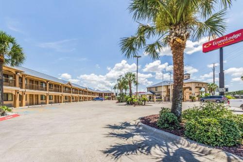 Econo Lodge Inn & Suites Corpus Christi