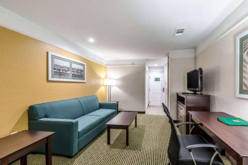 Quality Inn & Suites Seaworld North