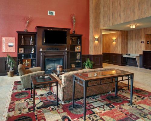 Лобби, Comfort Inn & Suites Near Lake Lewisville in Лейк-Даллас