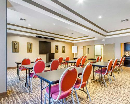 Comfort Suites Abilene - image 8