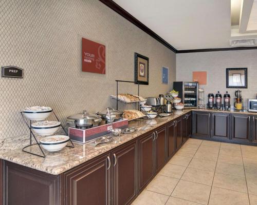 Еда и напитки, Comfort Inn & Suites Near Lake Lewisville in Лейк-Даллас