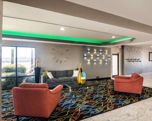 Days Inn by Wyndham Fort Worth North/Fossil Creek