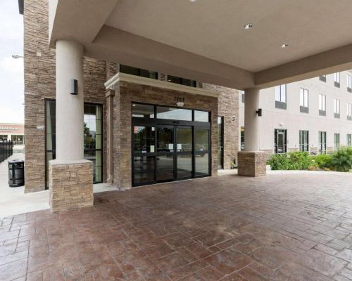 Comfort Suites near Westchase on Beltway 8