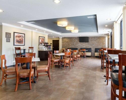 Restaurant, Comfort Suites near Westchase on Beltway 8 in Westchase