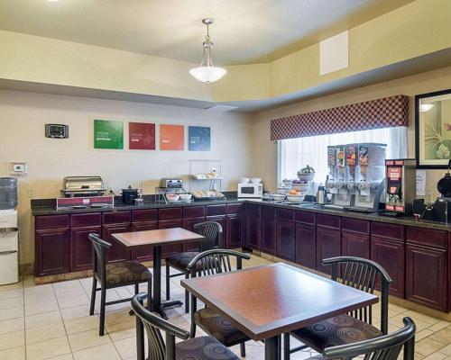 Comfort Inn I-20 Midland Stanton - image 8