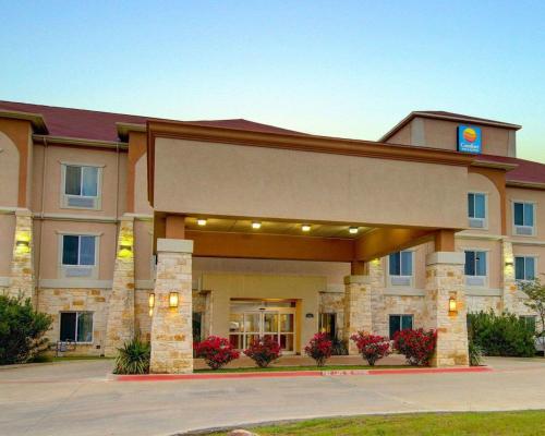 . Comfort Inn & Suites Alvarado