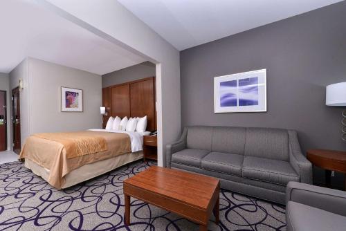 Comfort Inn & Suites Frisco - Plano