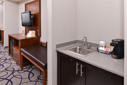 Comfort Inn & Suites Frisco - Plano