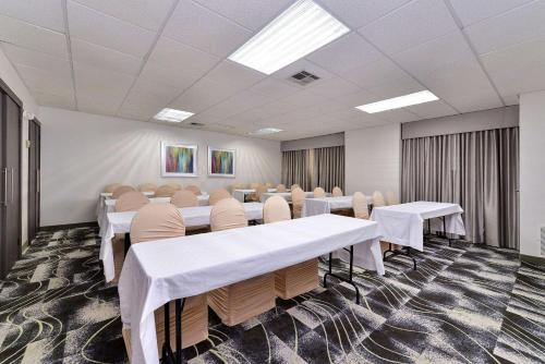 Comfort Inn & Suites Frisco - Plano