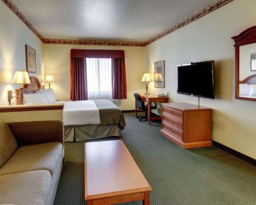 Quality Inn & Suites - Glen Rose