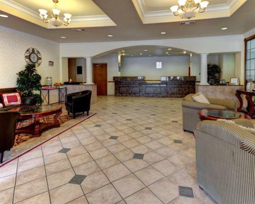 Quality Inn & Suites - Glen Rose