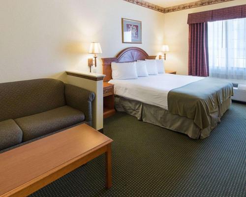 Quality Inn & Suites - Glen Rose