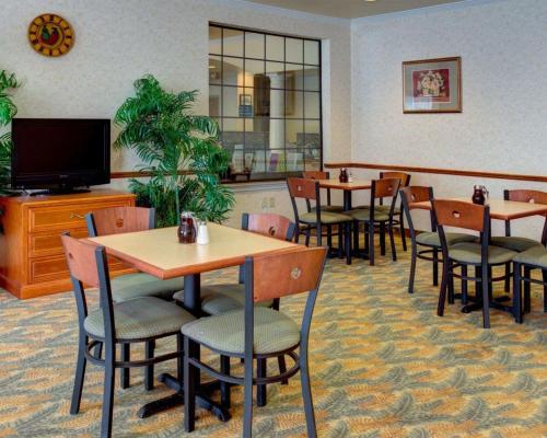 Quality Inn & Suites - Glen Rose