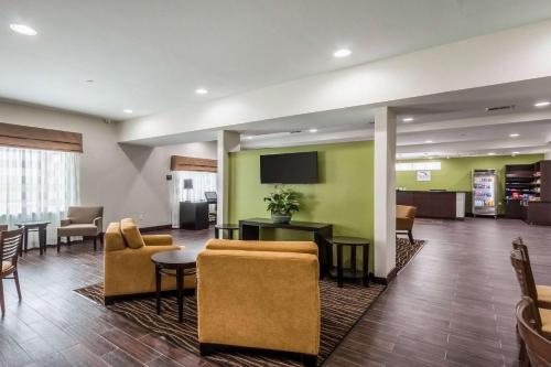 Sleep Inn & Suites College Station - image 6
