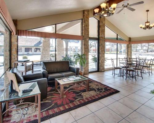 Előcsarnok, Days Inn by Wyndham Gatesville in Gatesville (TX)