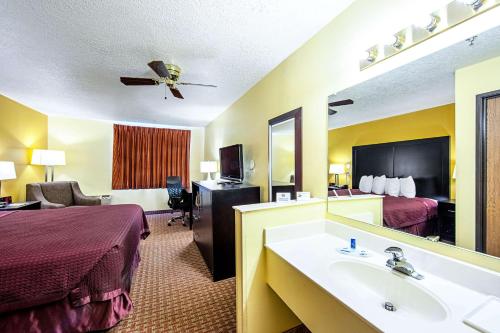Rodeway Inn & Suites in Monticello, USA