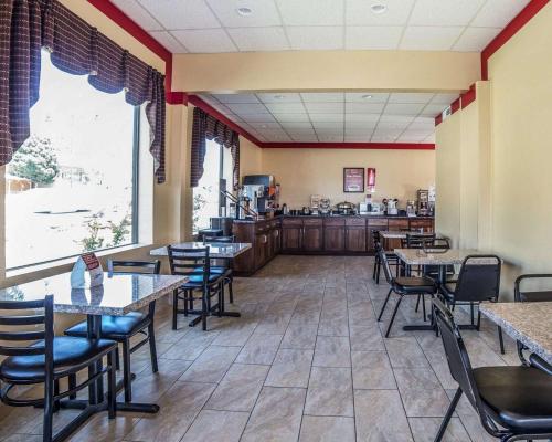 餐廳, 聖喬治北伊克諾拉奇酒店-近先鋒公園 (Econo Lodge St George North - Near Pioneer Park) in 聖喬治市中心