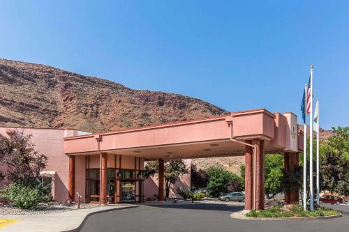 Quality Suites Moab near Arches National Park