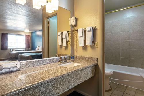 Rodeway Inn Saint George - image 9