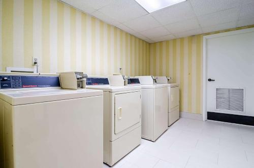 Comfort Suites Innsbrook - Short Pump - image 4
