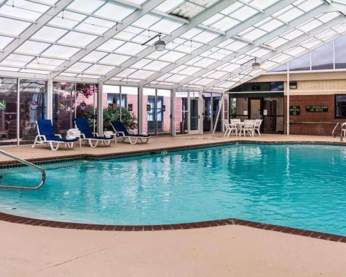 Quality Suites Lake Wright Norfolk Airport