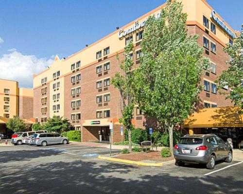 Comfort Inn University Center - Hotel - Fairfax