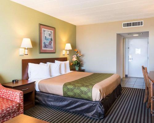 King Room - Ocean Front - Private Balcony room in Hotel  Ocean27 Oceanfront