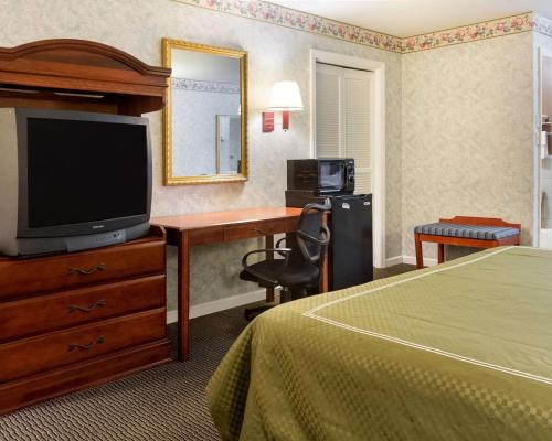 Rodeway Inn & Suites Williamsburg - image 3