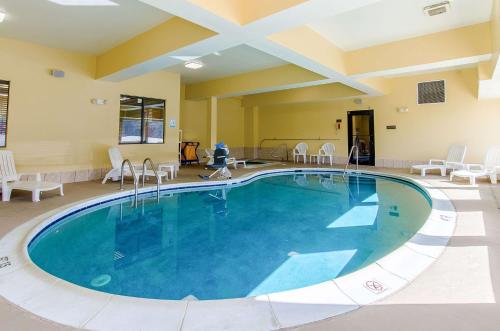 Comfort Suites Wytheville - main image