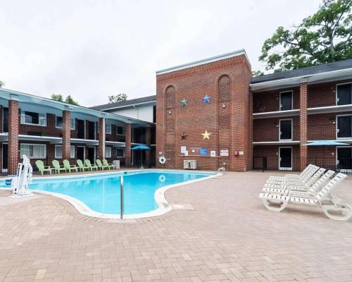 Rodeway Inn & Suites Williamsburg Central - image 5