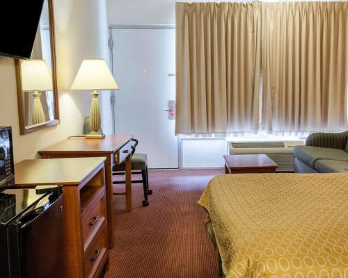 Rodeway Inn Colonial Heights I-95