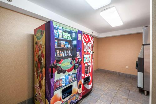 Clarion Hotel & Conference Center Leesburg - image 2