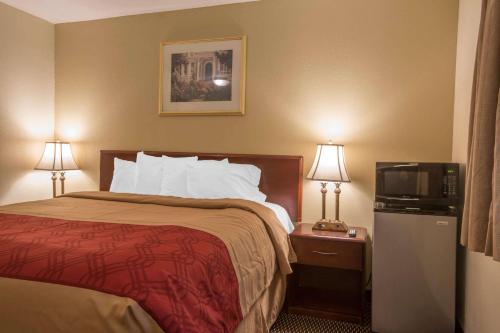 Econo Lodge Manchester Center - main image