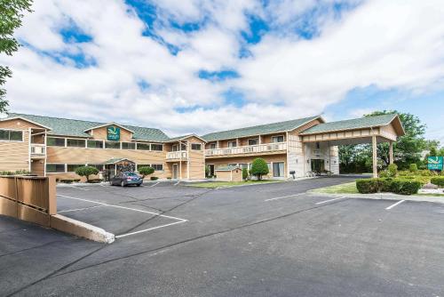 Quality Inn Shelburne - Burlington in Shelburne, USA